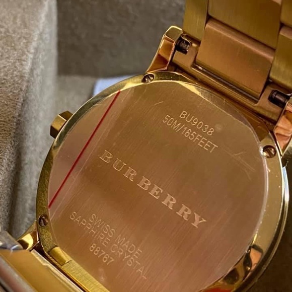 / Burberry Women’s Swiss Gold Watch
Case Size: 38mm
Swiss Made - Picture 9 of 13